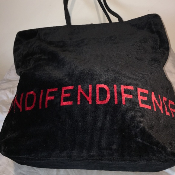 Fendi tote - Picture 3 of 10